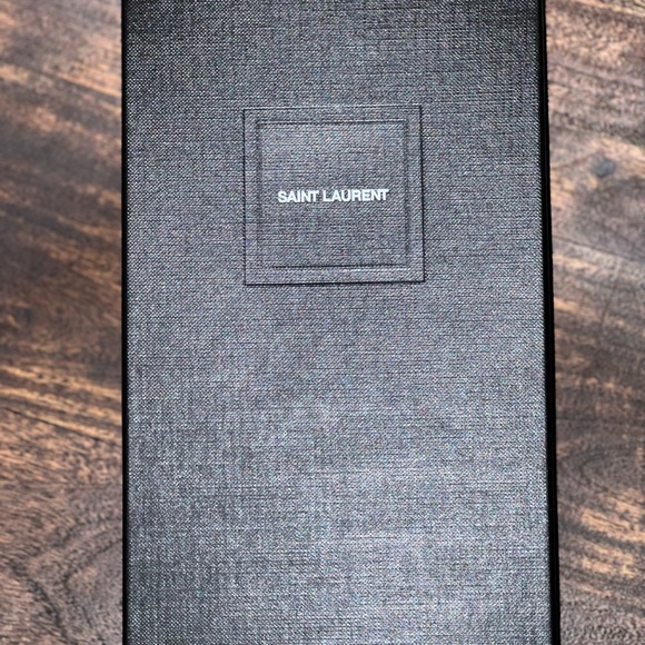 SAINT LAURENT MATELASSÉ SMALL ENVELOPE WALLET - Picture 4 of 5